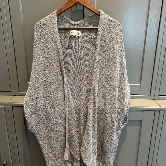 Aritzia - Community  Cardigan - Picture 2 of 2
